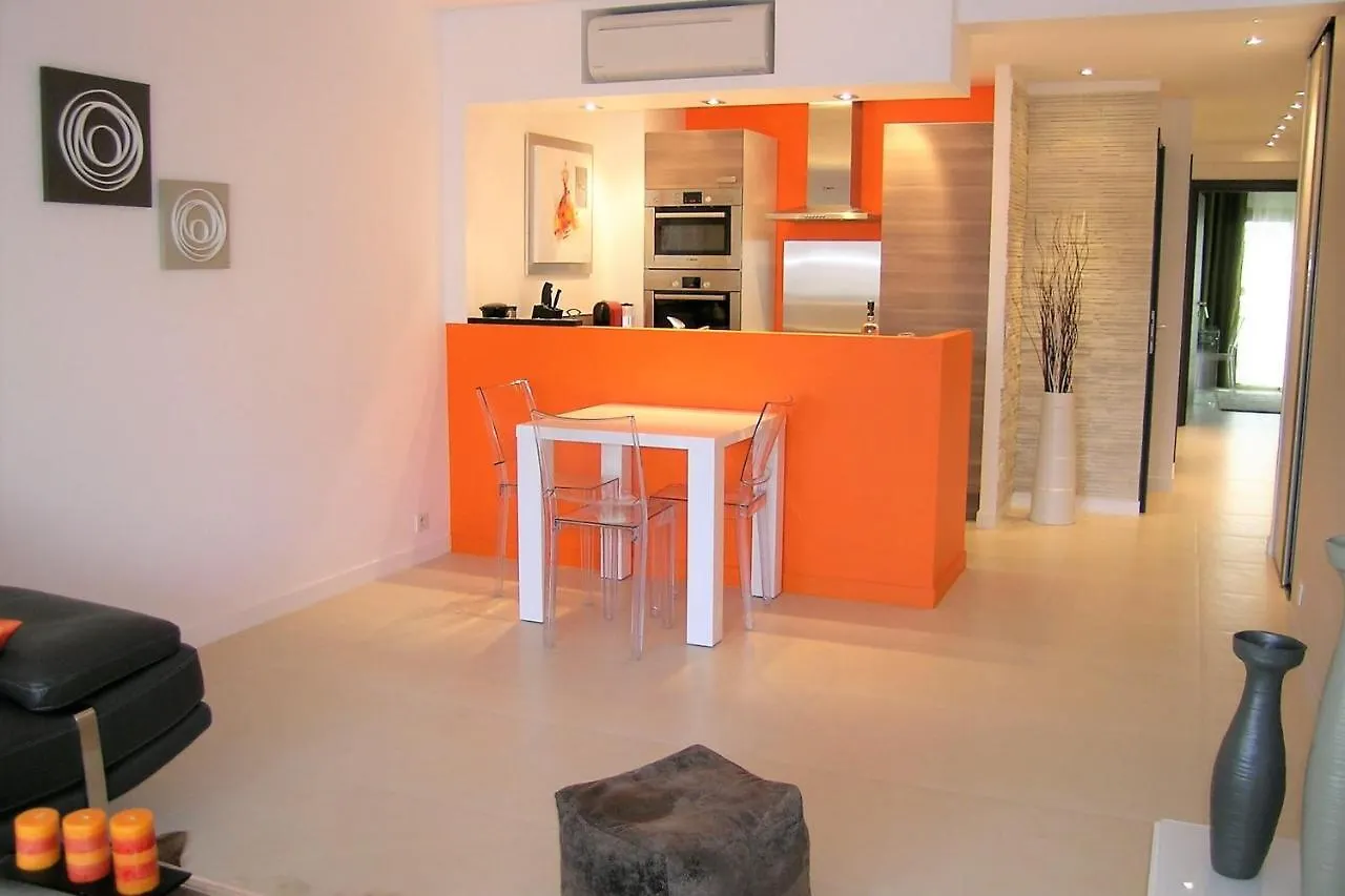 Modern Two Bedroom Apartment With Two Bathrooms, Just Behind The Carlton Cannes
