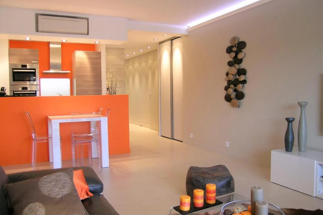 Modern Two Bedroom Apartment With Two Bathrooms, Just Behind The Carlton Cannes 0*,
