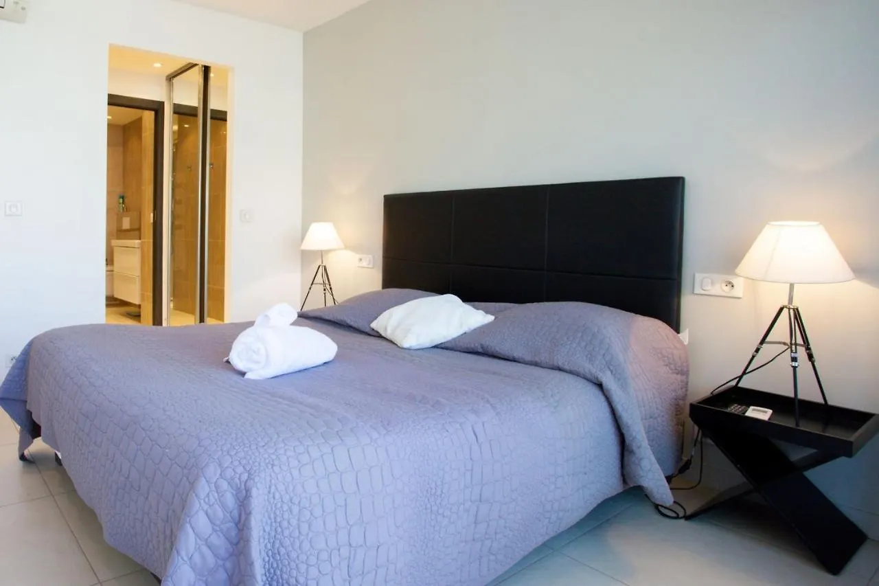 Modern Two Bedroom Apartment With Two Bathrooms, Just Behind The Carlton Cannes France