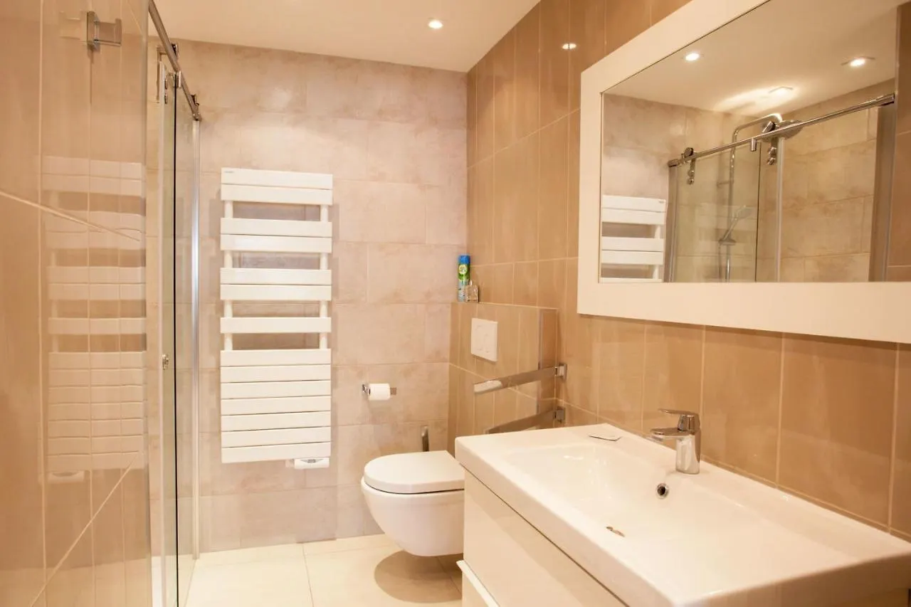 Modern Two Bedroom Apartment With Two Bathrooms, Just Behind The Carlton Cannes