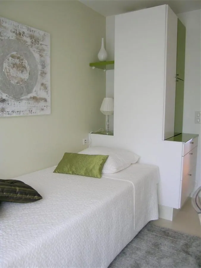 Modern Two Bedroom Apartment With Two Bathrooms, Just Behind The Carlton Cannes